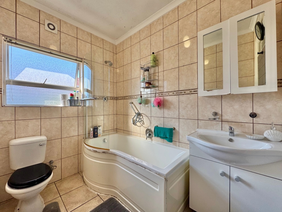 2 Bedroom Property for Sale in Kenilworth Western Cape